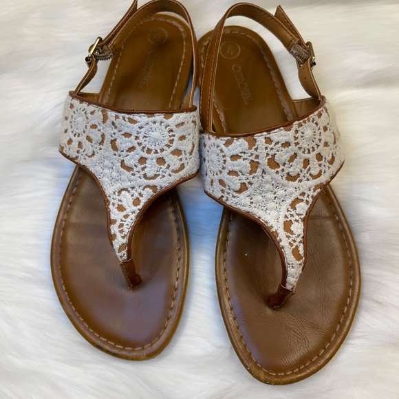 Cherokee Girls Sweet Summer Lace Sandals Size 4 - Picture 3 of 7